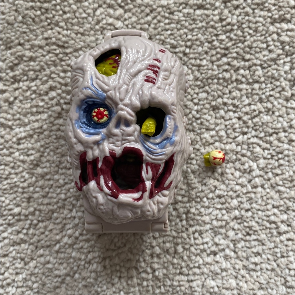Vintage 1992 Bluebird Toys Mighty Max Neutralizes Zomboid Head